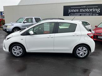 2017 Toyota Yaris - Thumbnail