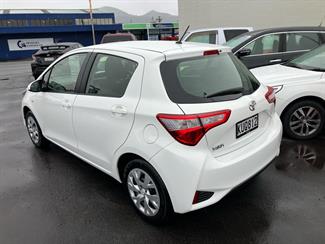 2017 Toyota Yaris - Thumbnail