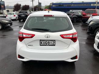 2017 Toyota Yaris - Thumbnail