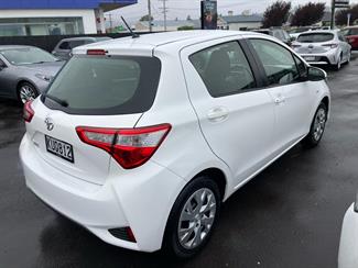 2017 Toyota Yaris - Thumbnail