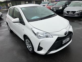 2017 Toyota Yaris - Thumbnail
