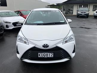 2017 Toyota Yaris - Thumbnail