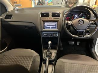 2015 Volkswagen Polo - Thumbnail