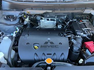 2010 Mitsubishi Rvr - Thumbnail