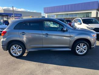 2010 Mitsubishi Rvr - Thumbnail