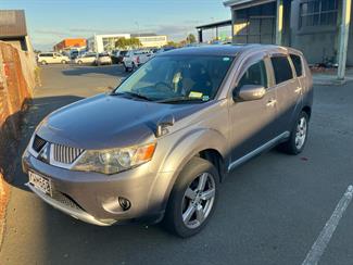 2008 Mitsubishi Outlander - Thumbnail