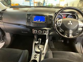 2008 Mitsubishi Outlander - Thumbnail