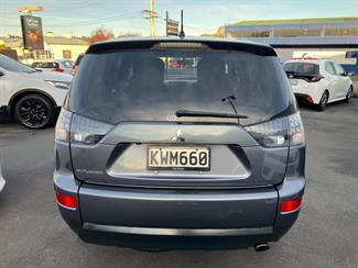2008 Mitsubishi Outlander - Thumbnail