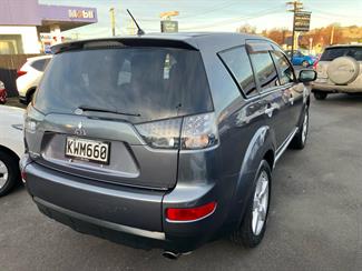 2008 Mitsubishi Outlander - Thumbnail