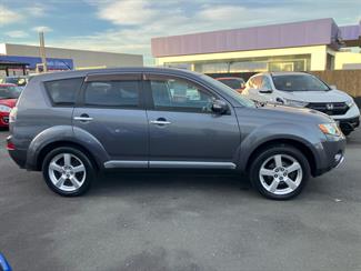2008 Mitsubishi Outlander - Thumbnail