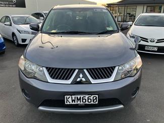 2008 Mitsubishi Outlander - Thumbnail