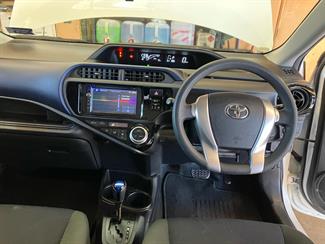 2016 Toyota Aqua - Thumbnail