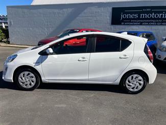 2016 Toyota Aqua - Thumbnail