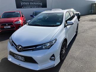 2012 Toyota Auris - Thumbnail