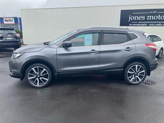 2015 Nissan Qashqai - Thumbnail