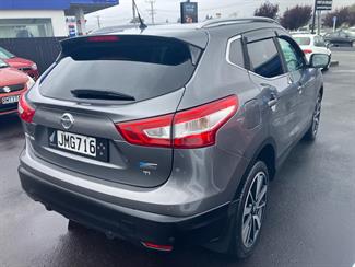 2015 Nissan Qashqai - Thumbnail